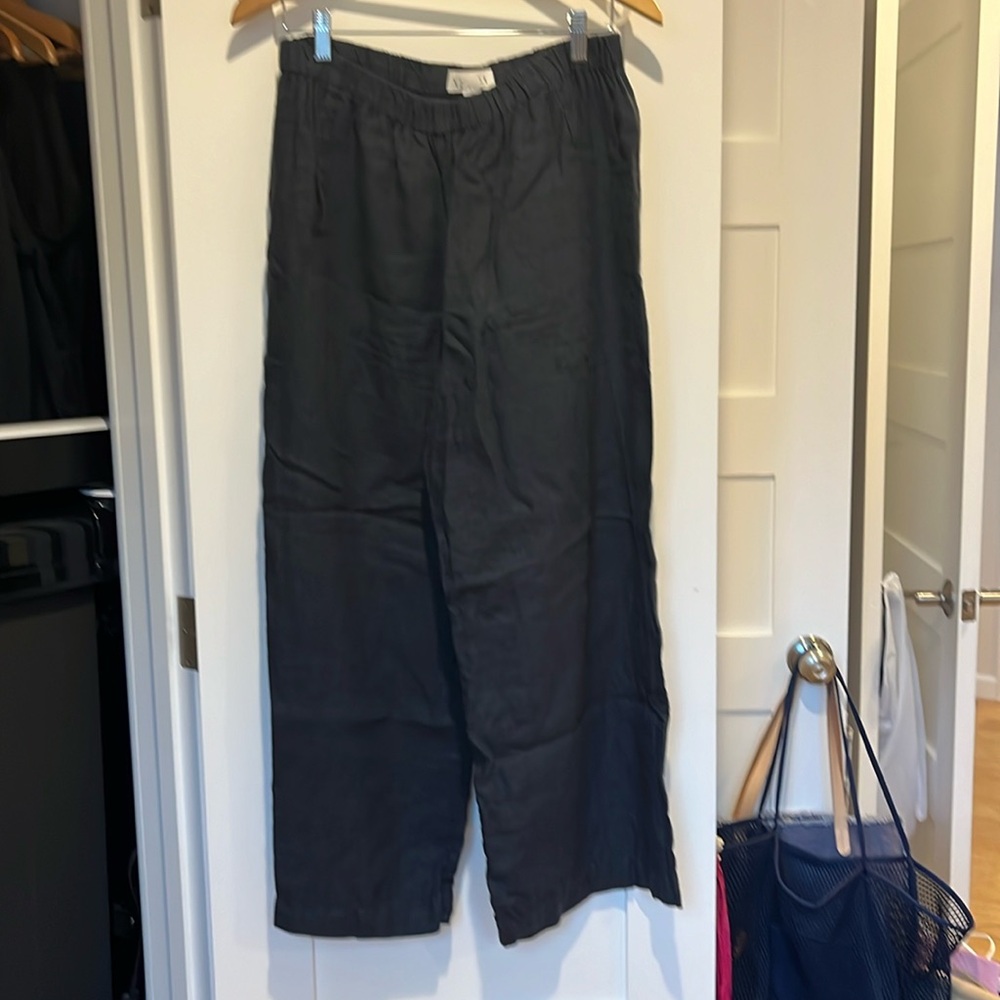 Velvet brand- Lola linen pants- L